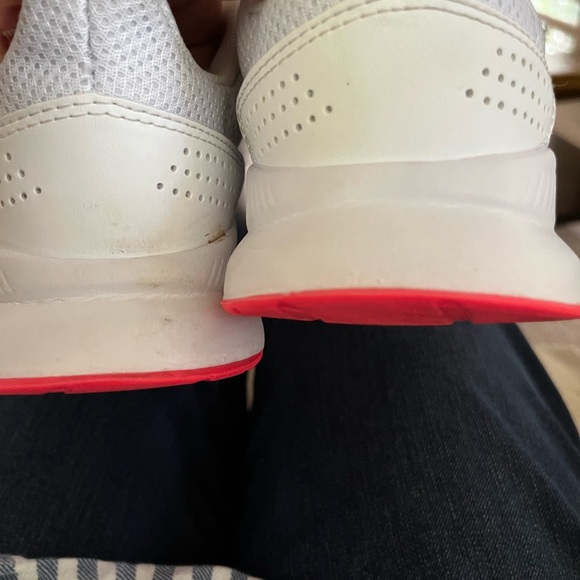 Adidas shoes size 7.5 - Picture 4 of 7